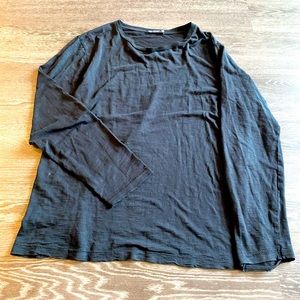 Black thin and sleek long sleeve shirt